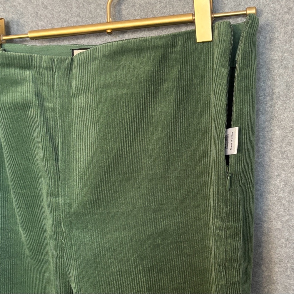 Tuckernuck Ashford High-Waisted Kick
Ankle Corduroy Pants L Green - Picture 6 of 12